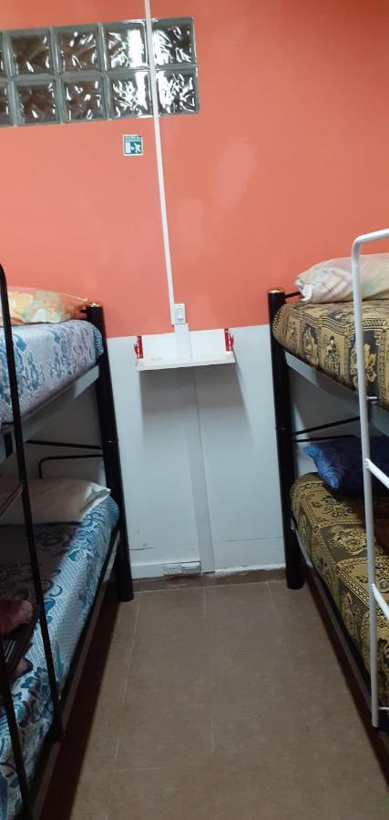Hostel El Viajante Los Antiguos Ngoại thất bức ảnh