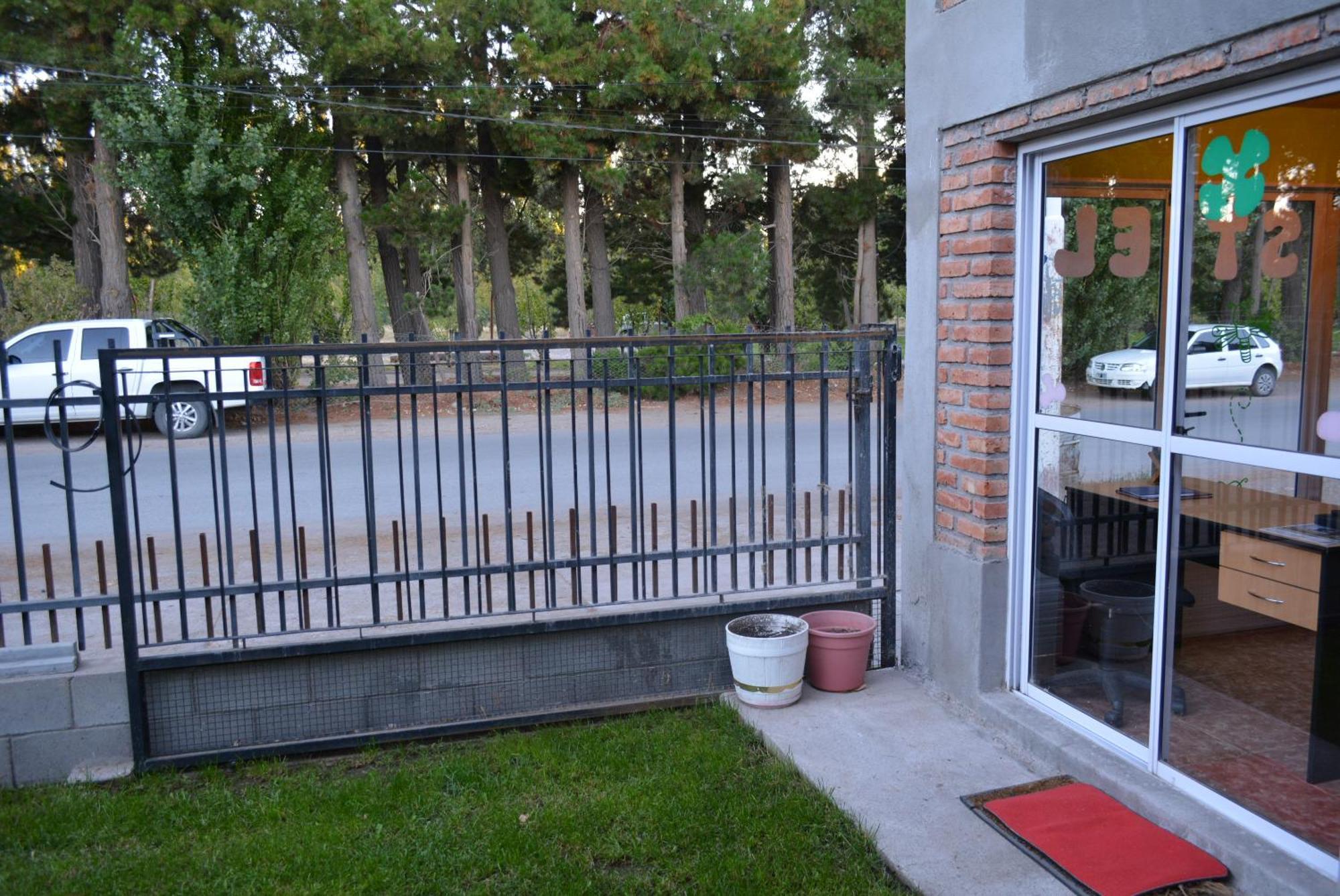 Hostel El Viajante Los Antiguos Ngoại thất bức ảnh